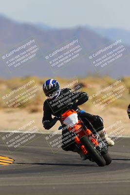 media/Oct-08-2022-SoCal Trackdays (Sat) [[1fc3beec89]]/Turn 16 (125pm)/